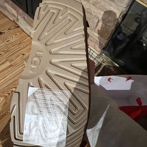 BNWT kids size 4 Bailey Bow II UGG’s